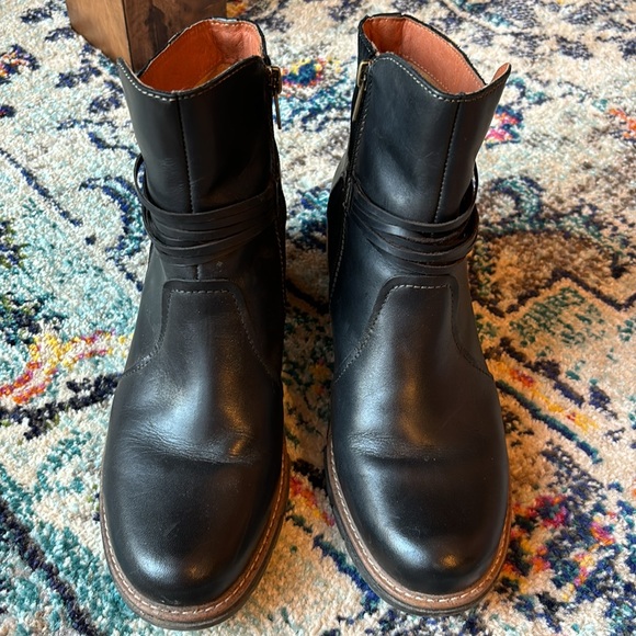 PIKOLINOS San Sebastián Women’s Lace Detail Ankle Boots - Picture 3 of 7